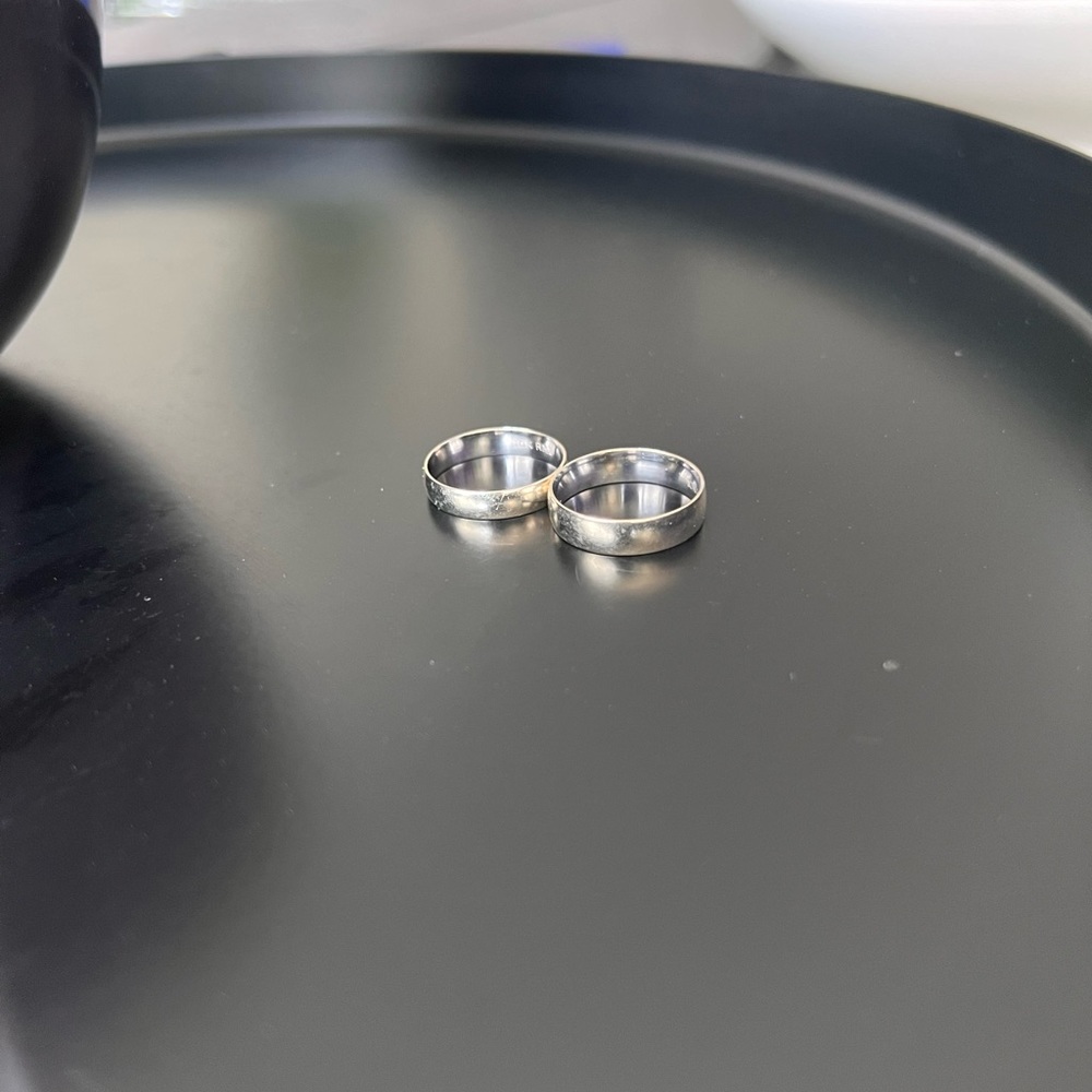 (SOLD) White gold (10k) size 8 rings